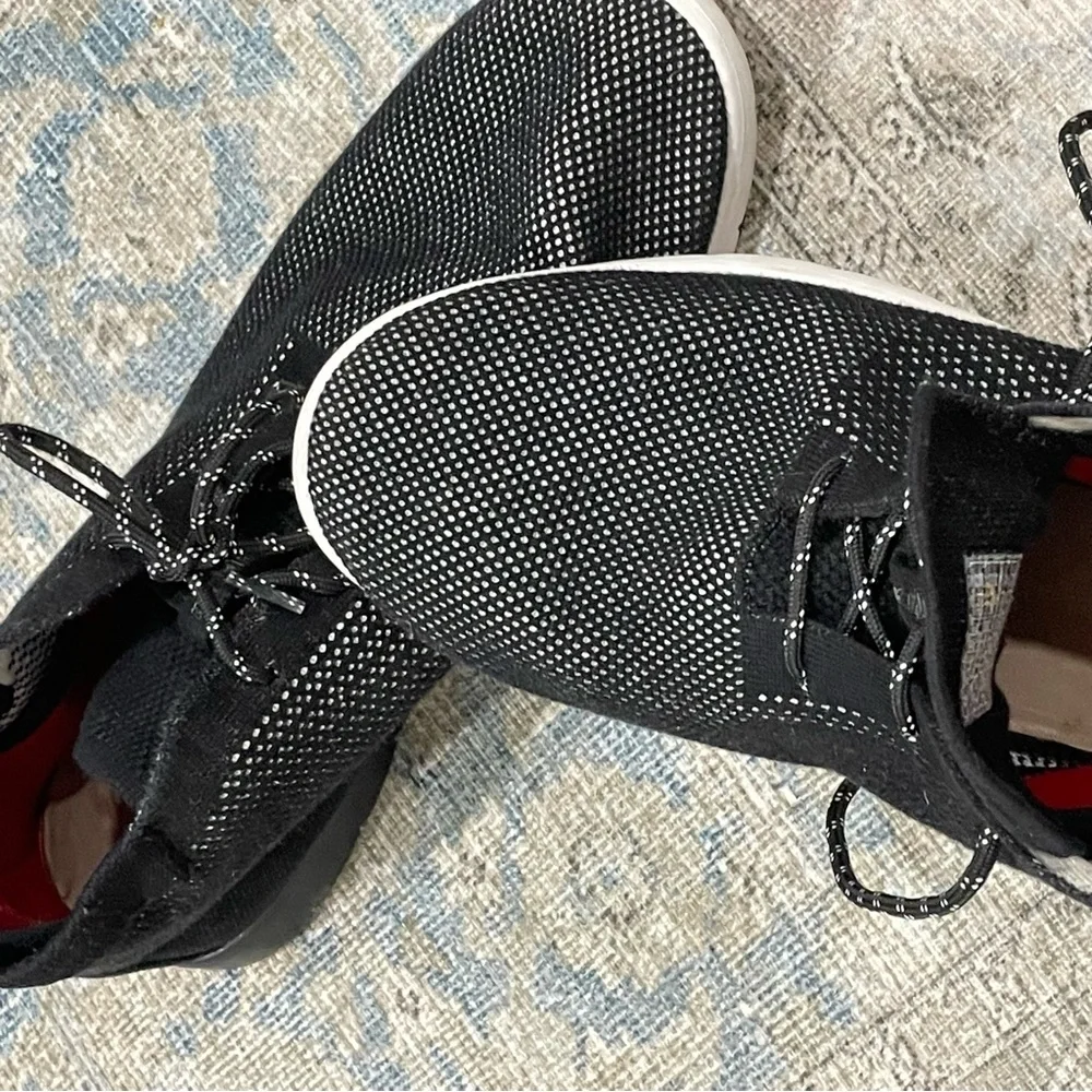 UGG Treadlite by UGG Australia Collection Mens Rare  Sneaker Both Size 12